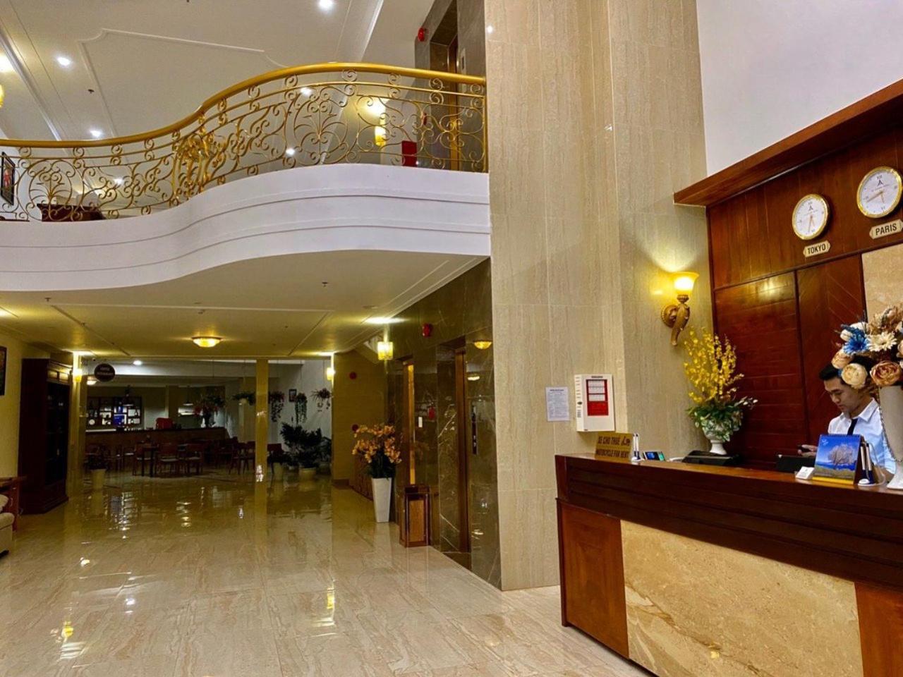 Le Centre Pleiku Hotel Exteriör bild